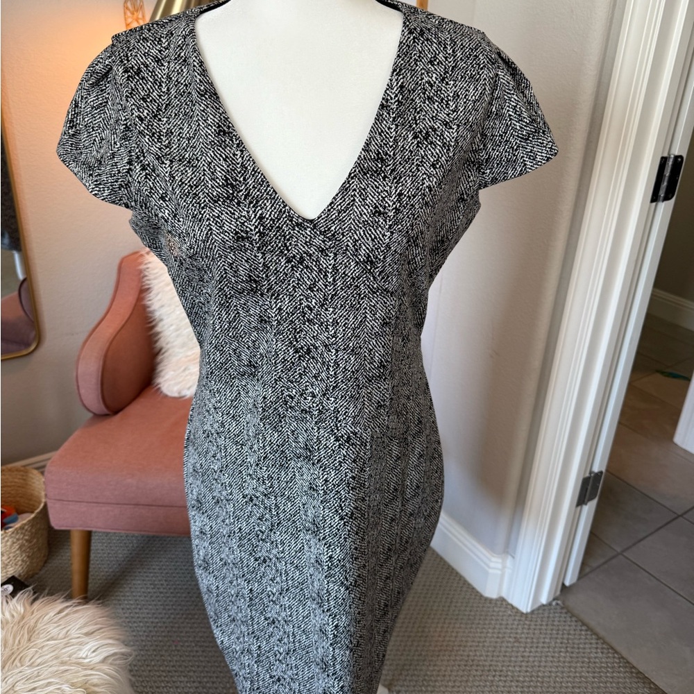 Chic Black and White V-Neck Dress